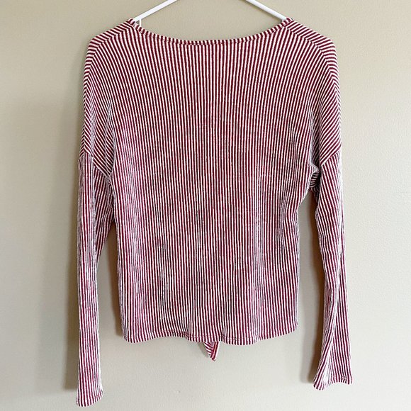 caution to the wind vertical stripe LS vneck top - Picture 4 of 4